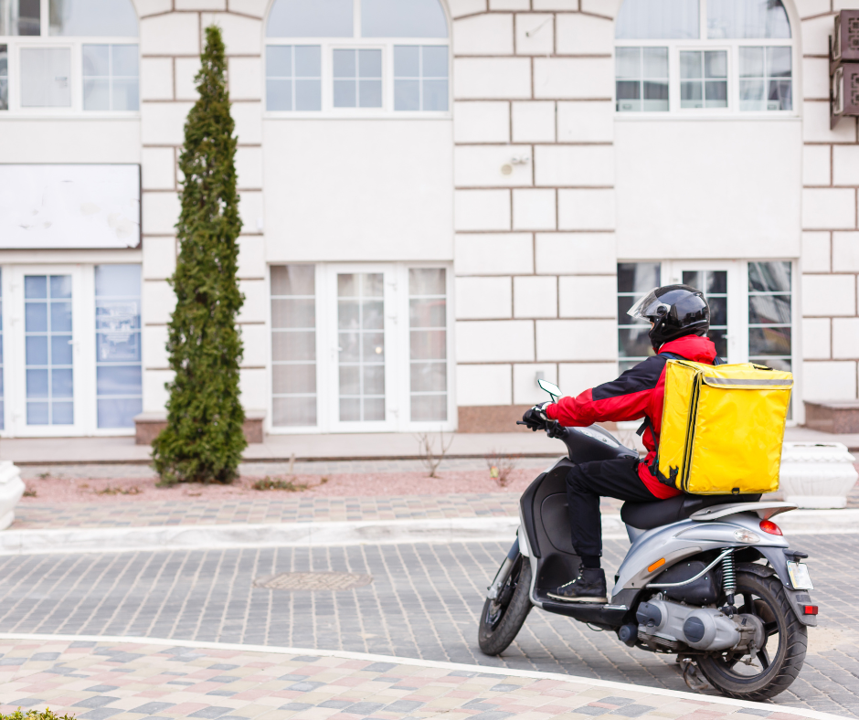 quickerfly as a courier service in Egypt offering quick matching for delivery agents